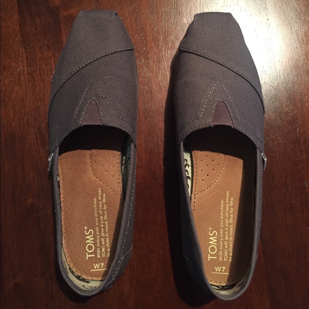 Women’s TOMS classic